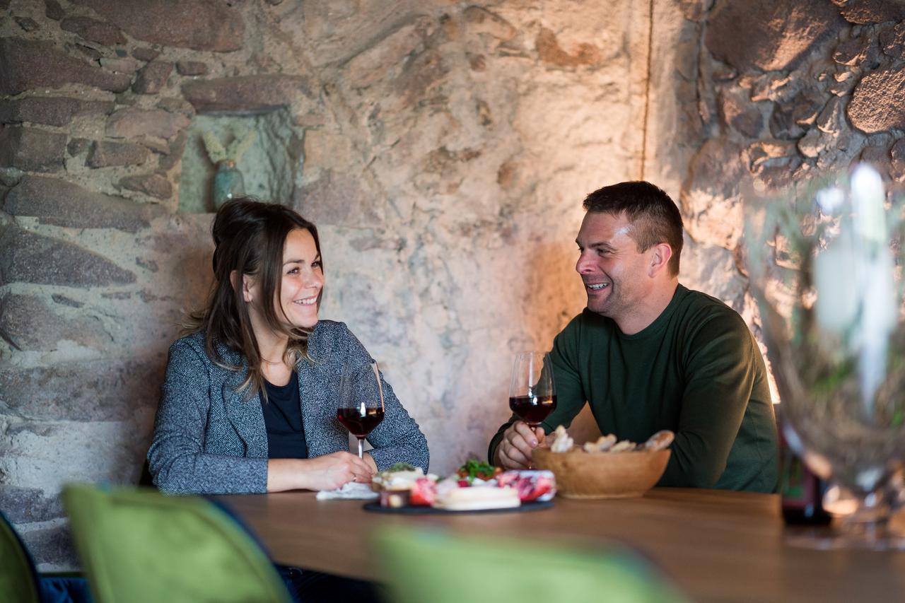 Weingut Weidlhof - Suite & Breakfast - Vacation For Wine Lovers Caldaro Extérieur photo