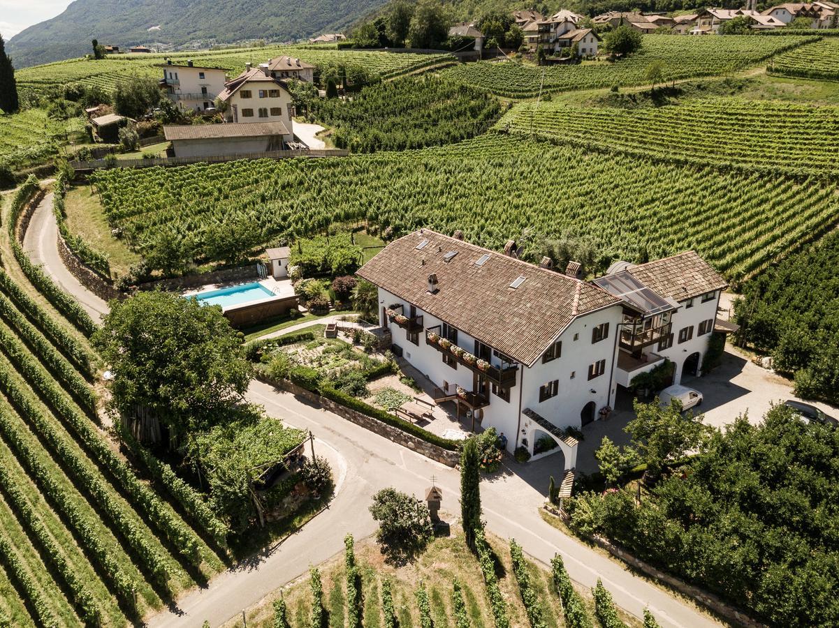 Weingut Weidlhof - Suite & Breakfast - Vacation For Wine Lovers Caldaro Extérieur photo